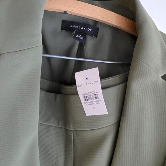 NEW Anne Taylor Women's Sage Blazer and Pants Set Size 4 - Picture 2 of 7